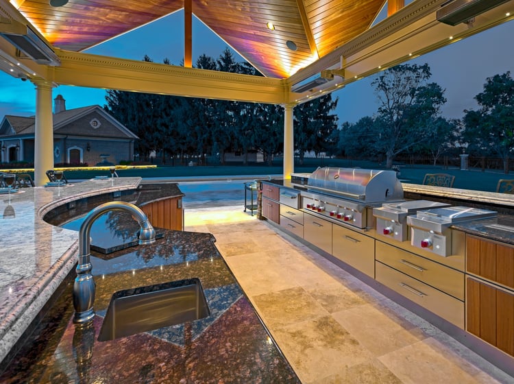 Check out the hottest outdoor kitchen design ideas for your Reading or Lancaster, PA home.