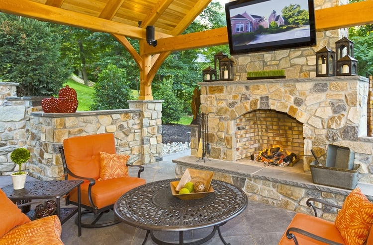 Fire pit designs and outdoor fireplace ideas for your Reading, York or Lancaster, PA home.