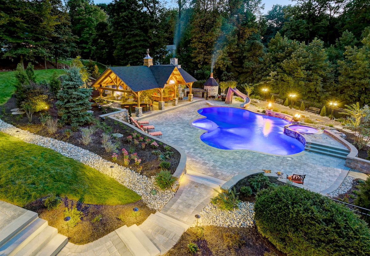 11 Great Landscape Lighting Ideas for Trees, Pools ...