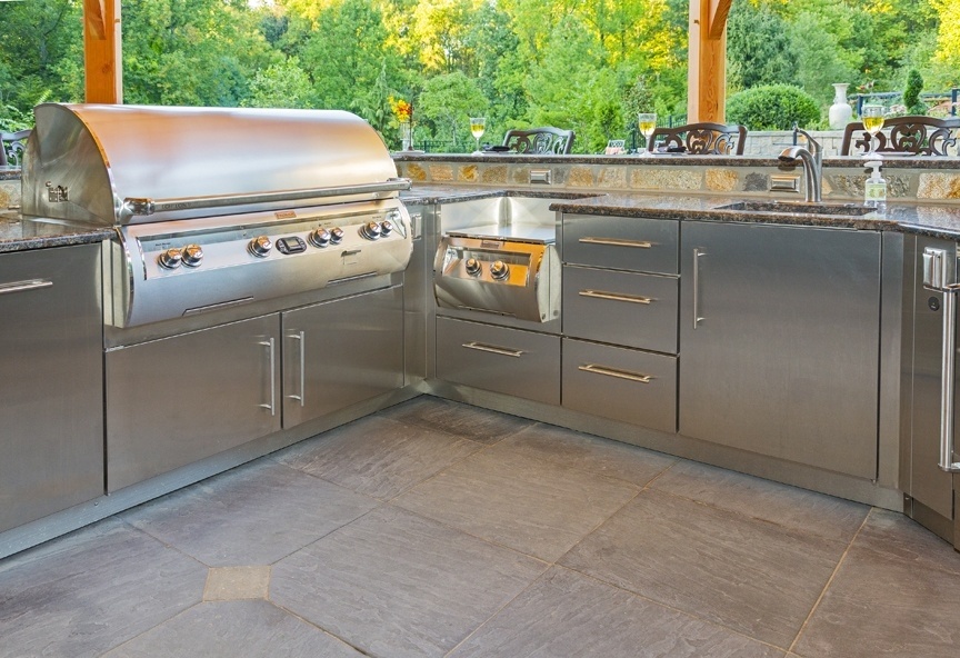 outdoor kitchen grill and cabinetry