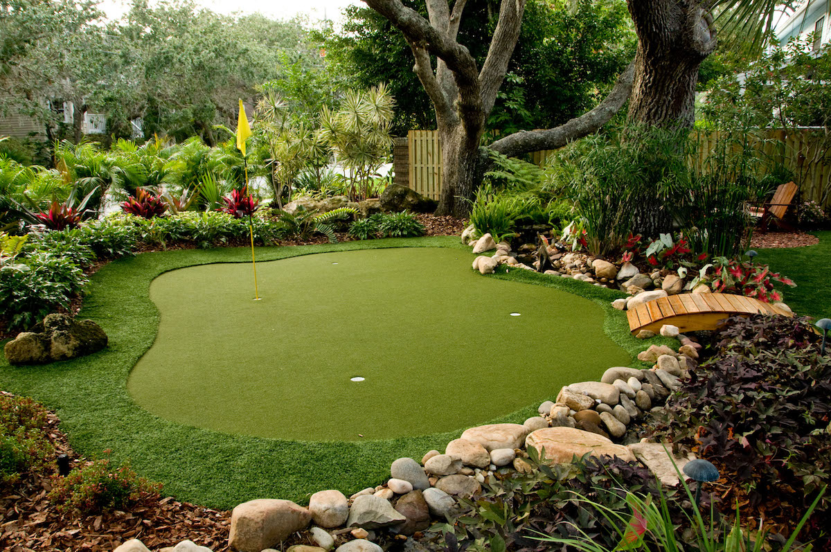 Scoring a Backyard Putting Green for Your Lancaster PA Home